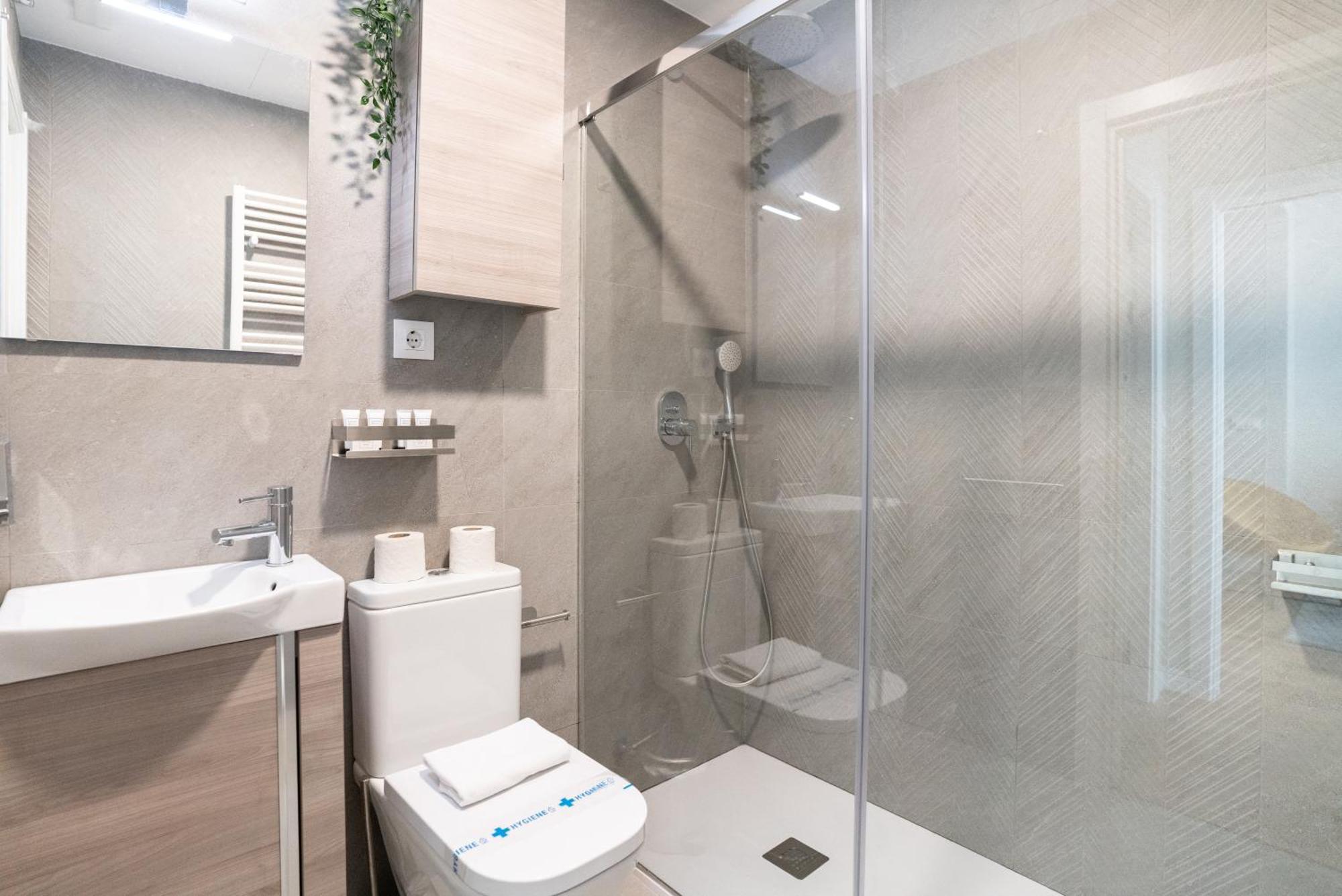 Bright And Airy 2 Bedroom Apartment In Madri Exterior foto